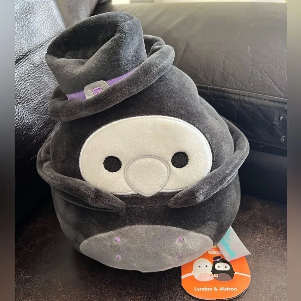 Squishmallows FlipAMallow Plague Doctor Aldron & Nurse Lyndon